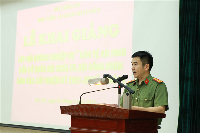 Đại tá, PGS.TS Nguyễn Trung Kiên - Trưởng khoa An ninh chính trị nội bộ phát biểu tại Lễ Khai giảng.